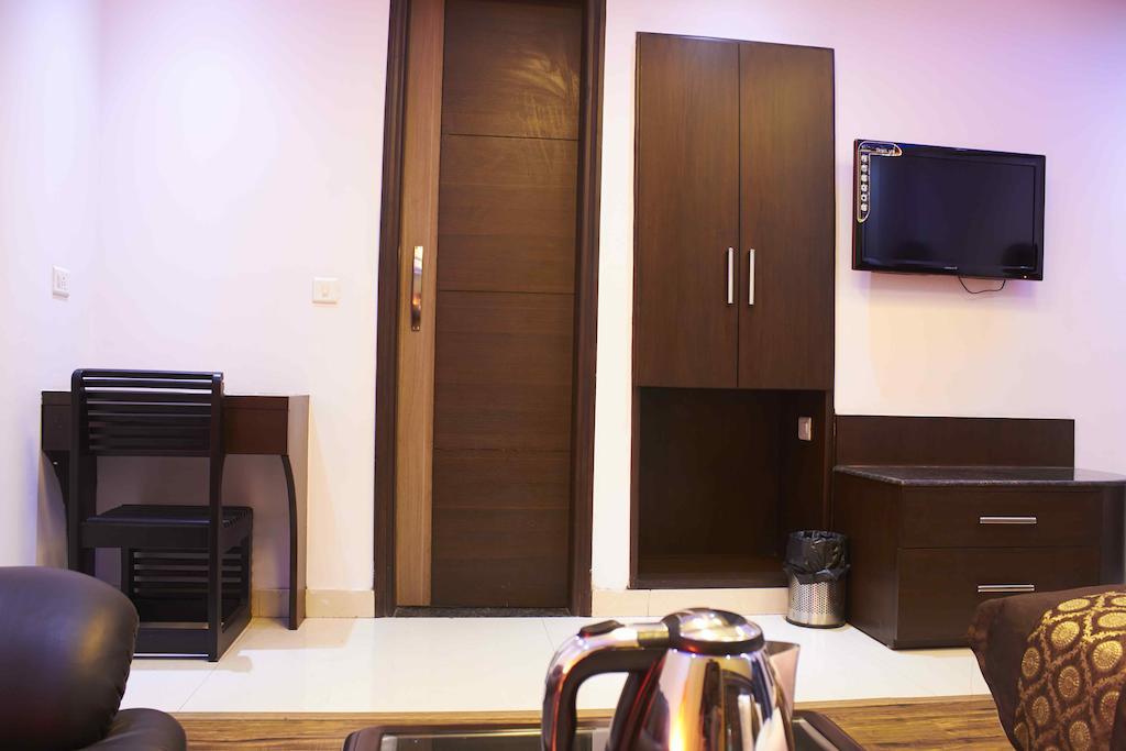 Hotel Waterfall Delhi  Luaran gambar
